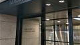 日本橋の大型複合商業ビル