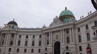 広大な敷地にいくつもの棟が複雑に入り組んで立っておりり、現在そのほとんどが博物館