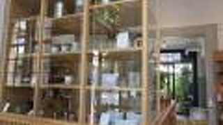 鴨川散策の途中立ち寄りました。