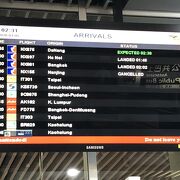 深夜到着で空港泊