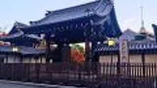 存在感ある祇園閣