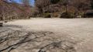 巴川沿いの、足助屋敷付近に立地する広場