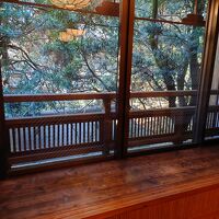 部屋からは庭の眺めを楽しみます