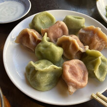 桃肌水餃子とセロリ水餃子