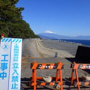 重機が作業をし、砂浜をダンプがバンバン走っていて景観は台無しでした。。。