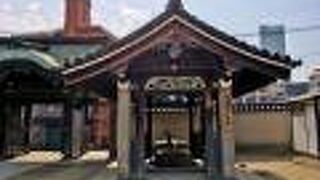 美しい花の彫刻