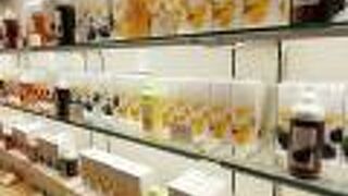 店頭でドリンクの販売も。