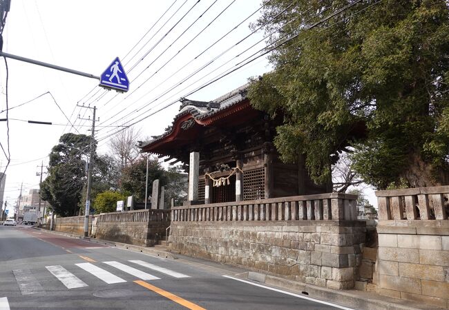 千葉寺の前を通る県道