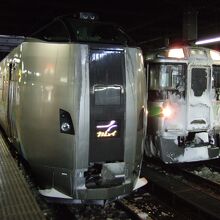 札幌駅の特急カムイ