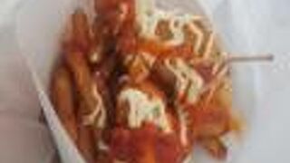 お肉屋さんの三ツ輪