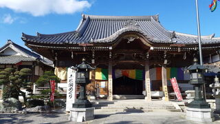 千仏洞めぐりができる、ガン封じ寺