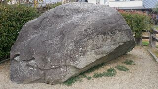 詳細は不明の石