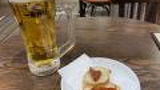 前菜盛り合わせと生ビールを！