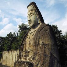 大谷平和観音(側面)