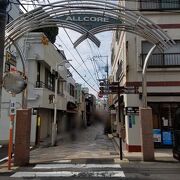 興福寺のある通りと中島川に挟まれた商店街