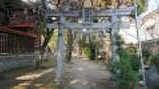 矢作川橋梁近くの神社