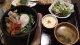 イタリアンをメインに各国料理を楽しめます。