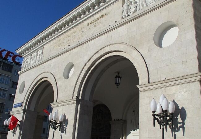 アエロエクスプレスでベラルーシ駅に到着したら、この駅からメトロの旅が始まる☆