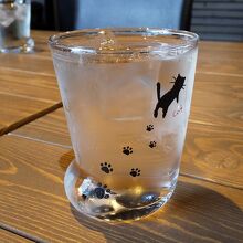 水用のコップがかわいい