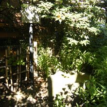 御神水吹上井戸石枠