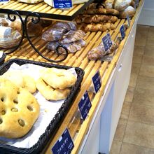 ブレドール HAYAMA STATION店