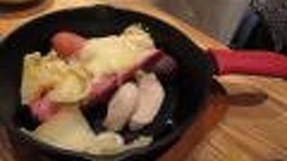 ヒカリエの中にあるお店。チーズ好きなら！