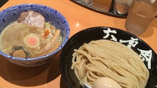 東京駅ラーメンストリートの１つ。
