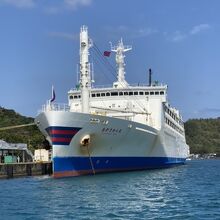 二見港とおがさわら丸