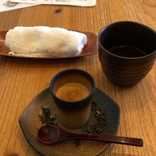 300円プラスして、さんぴん茶プリン！