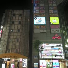 風俗店のビル