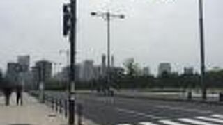 皇居のまわりを一周する道路