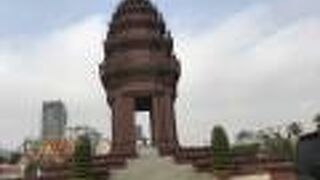 カンボジア プノンペン"独立記念塔"