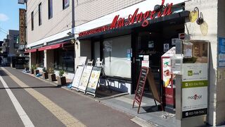 表の看板に出ていたお勧めランチ画像と実際の料理がずいぶん違うような…。