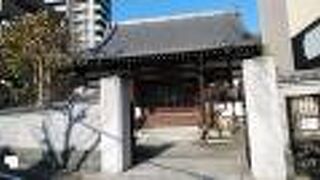 浅草今戸の住宅街の中にある寺院