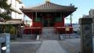 小さいけど立派な雰囲気を感じるお堂