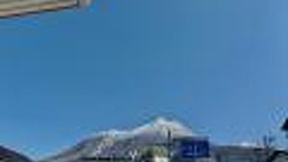 「ミヤマキリシマ」や霧氷の美しさも見逃せない。