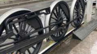 けやき広場下のモニュメント