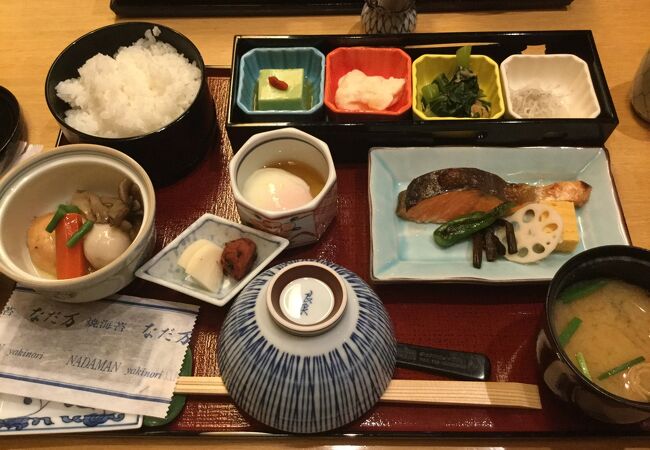 朝食もやっている