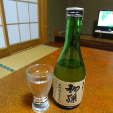 山形県酒田市の東北銘醸酒造/初孫･生粋純米本辛口‥600円。