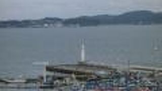 ヨットハーバーの東に