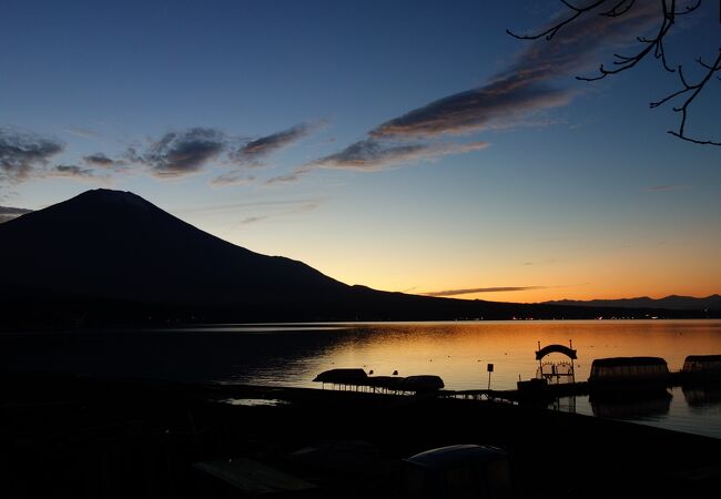 夕焼けの山中湖が最高