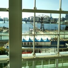 アーバンドック ららぽーと豊洲 クレーンのある風景