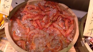 駐車場横にある。