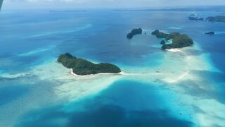 上空から見るパラオ諸島の風景は言葉にできないほど素晴らしかった！