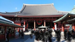 浅草を代表する観光スポットの一つ