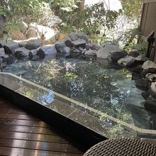箱根湯寮の個室の貸切露天風呂