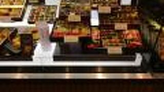 有名な洋菓子のお店です