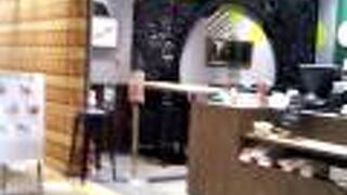 店内の席数も増えて