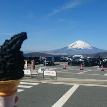 黒アイスと富士山
