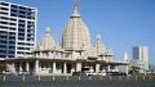 たくさんの車が来ます